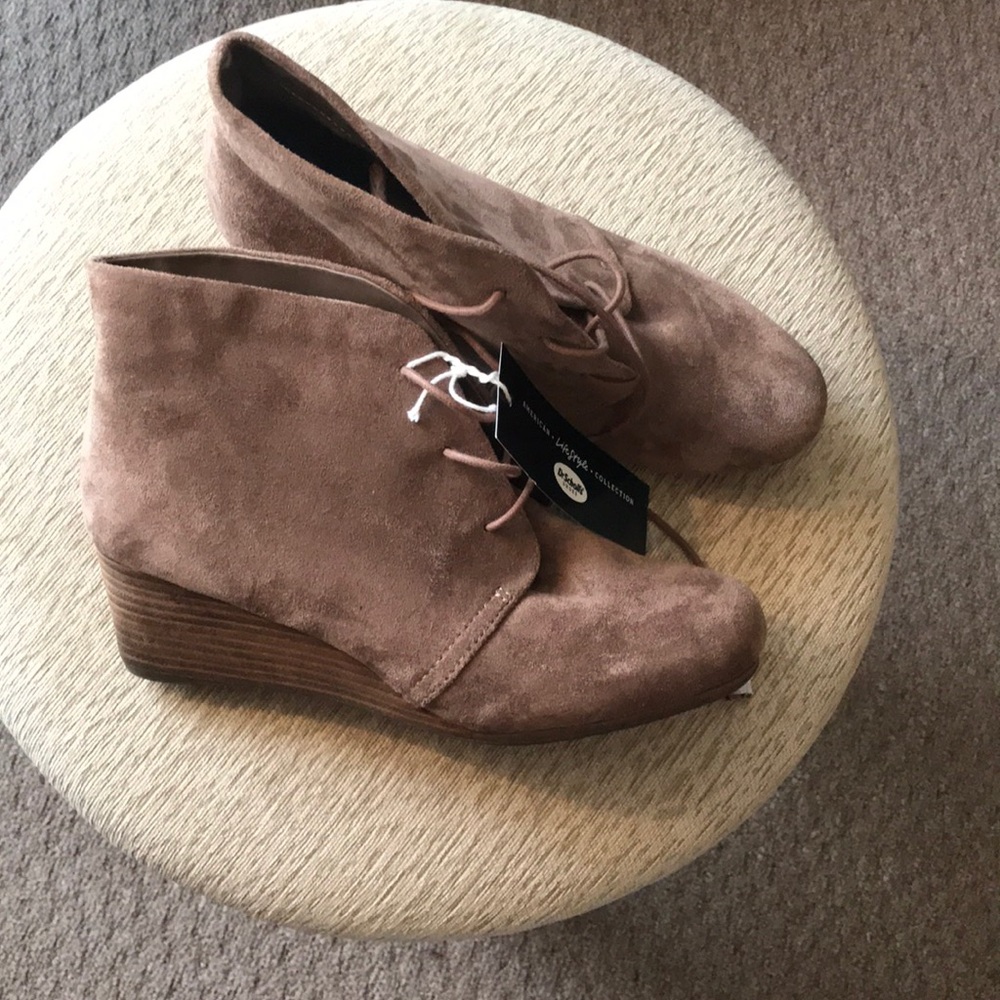 Dr Scholl’s wedge booties